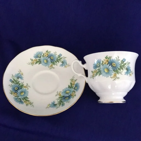 Vintage Queen Anne Blue Flowers Teacup and Saucer - Picture 3 of 6